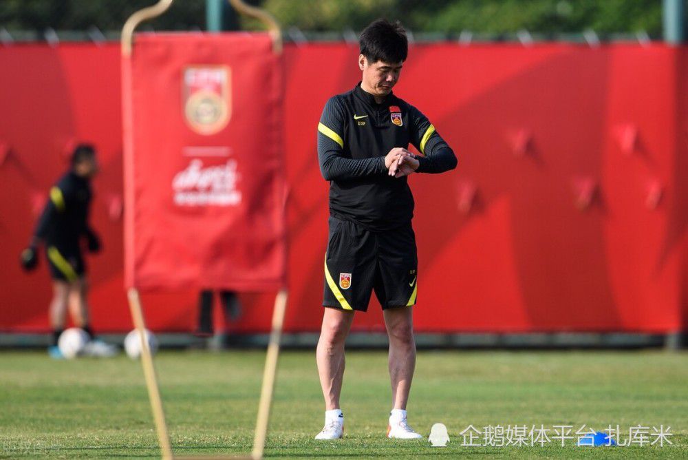 说实话做导演我还没做好准备，慢慢来吧，也可能准备好了我就去做了，但这个事儿不作为正式发布